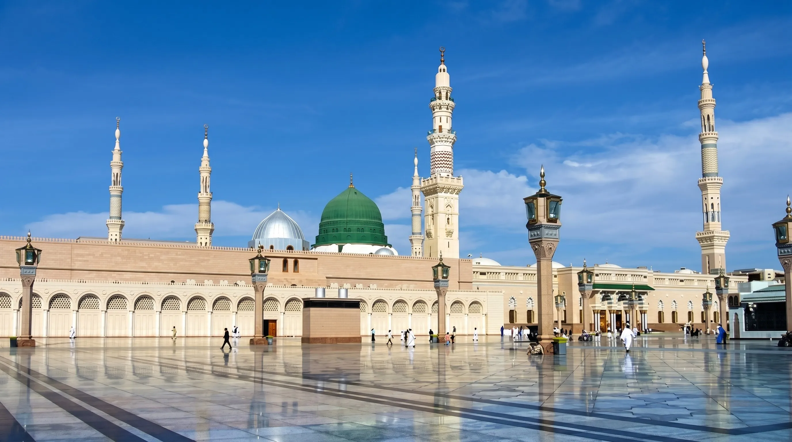 ما فضل زيارة المسجد النبوي؟