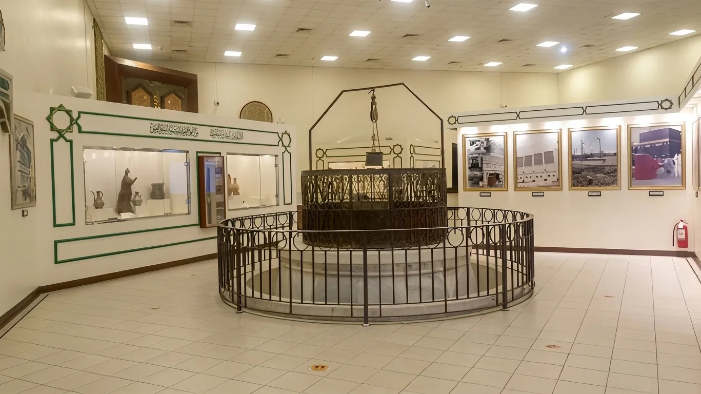 بئر زمزم التاريخ الفضائل والأحكام الفقهية