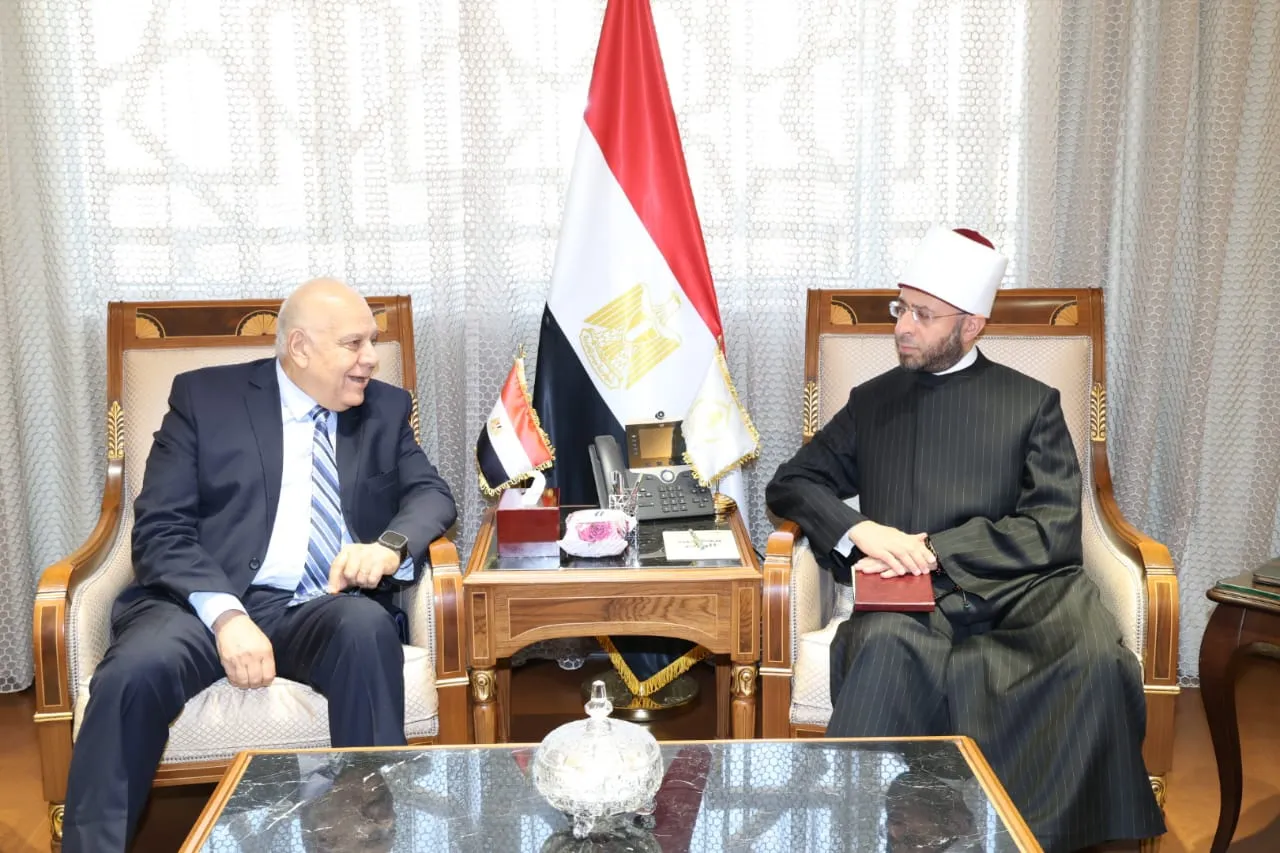 تعزيزًا للتعاون الأكاديمي ومواجهةً للفكر المتطرف.. وزير الأوقاف يستقبل أمين اتحاد الجامعات العربية وأمين المجلس العربي للمسئولية المجتمعية  وزير الأوقاف: تعاون مشترك مع اتحاد الجامعات لدعم الأعمال الوقفية ومواجهة الإرهاب وتعزيز دور جامعة نور مبارك  الأمين العام لاتحاد الجامعات العربية: نثمّن جهود وزارة الأوقاف في نشر التسامح.. ومستعدون للتعاون في مشروعات فكرية تخدم المجتمع