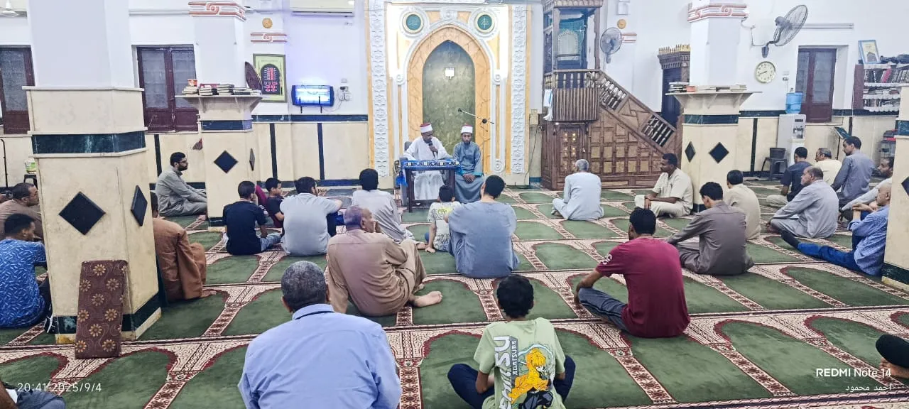 الأوقاف تعقد (675) مجلس فقه بعنوان: "صلاة الجماعة .. فضائل وأحكام"