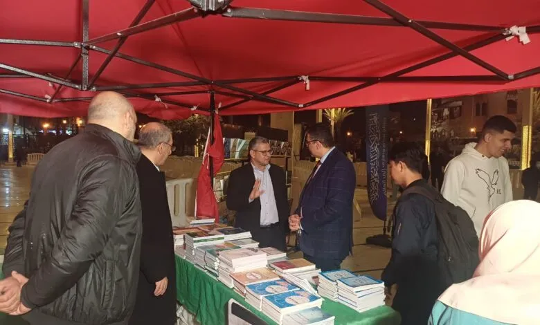 عميد كلية الإعلام بجامعة الأزهر يشيد بإصدارات المجلس الأعلى للشئون الإسلامية في معرضه بمسجد الإمام الحسين