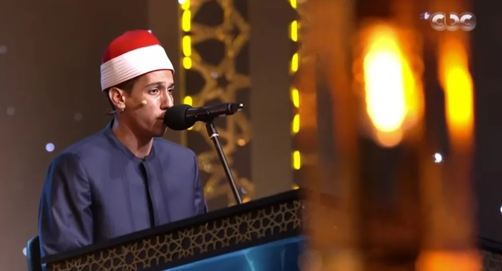 المتسابق يوسف عبد العزيز يبدع في مسابقة دولة التلاوة