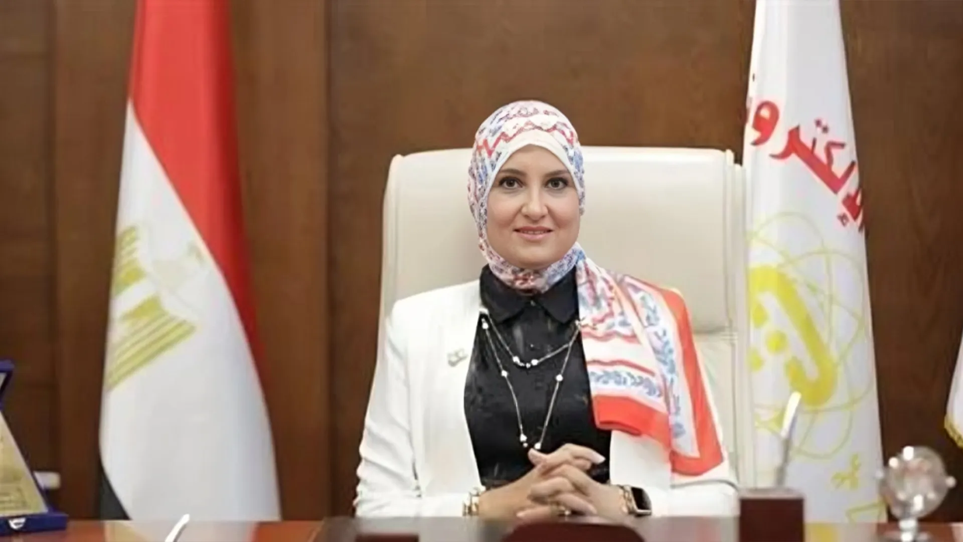 السيدة الأستاذة الدكتورة شيرين محرم قيادة الابتكار من الشبكات إلى المدن الذكية