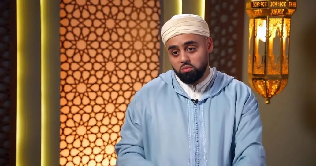 من هو القارئ محمد أيوب عاصف ضيف دولة التلاوة؟