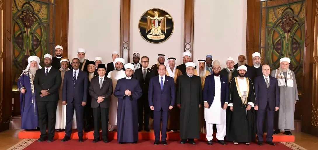 استقبال فخامة الرئيس عبد الفتاح السيسي للوزراء ومفتي الدول ونخبة من العلماء المشاركين في فعاليات المؤتمر الدولي الـ ٣٦ للمجلس الأعلى للشؤون الإسلامية