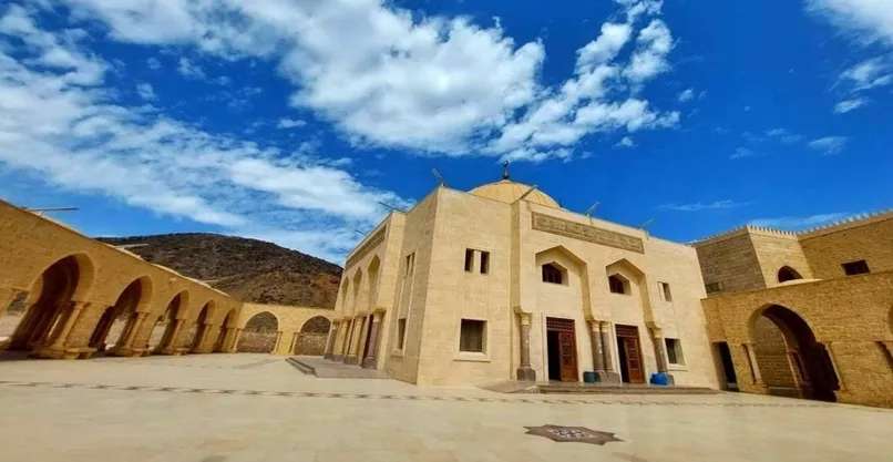مسجد سيدي أبو الحسن الشاذلي- البحر الأحمر