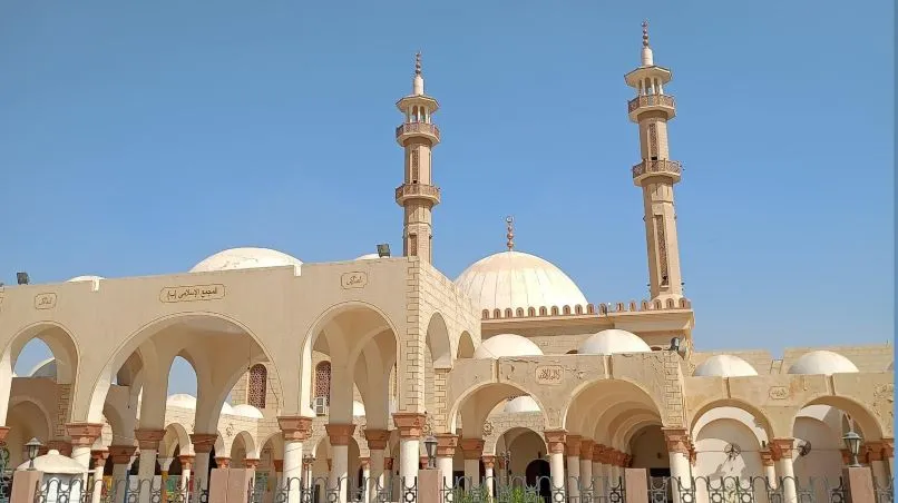 المجمع الإسلامي (ب) بالحي الثاني في الشيخ زايد