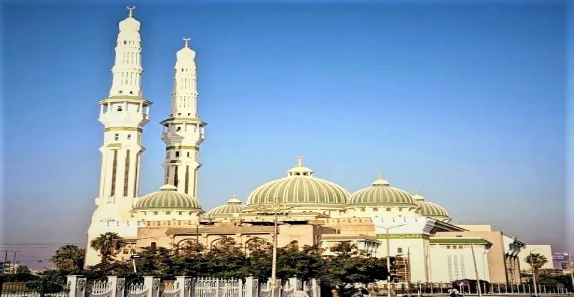 مسجد النور بميدان العباسية بمدينة القاهرة